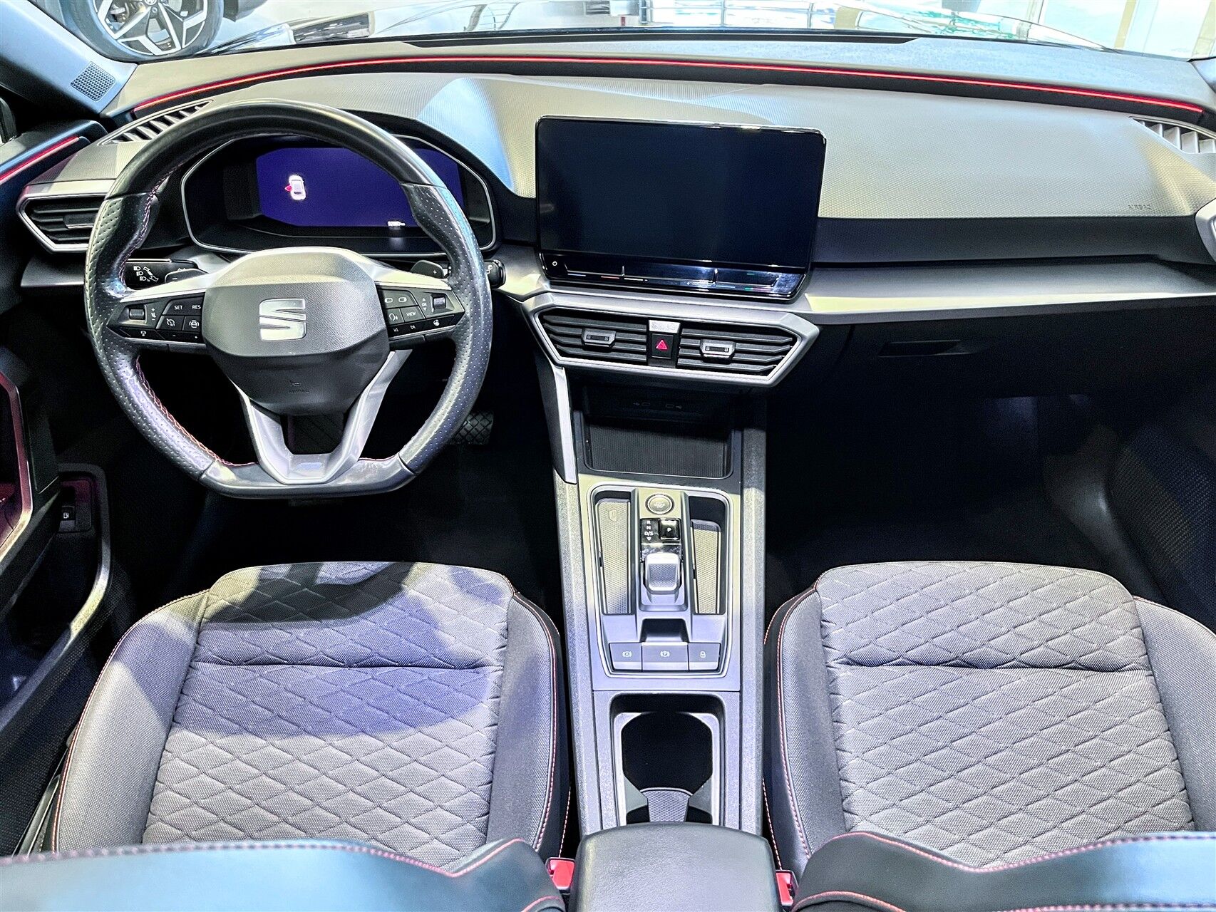 Billede af Seat Leon 1,4 e-Hybrid FR DSG 204HK 5d 6g Aut.