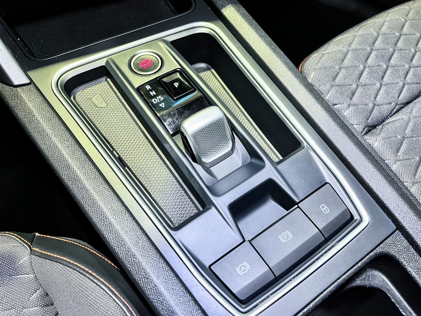 Billede af Seat Leon 1,4 e-Hybrid FR DSG 204HK 5d 6g Aut.