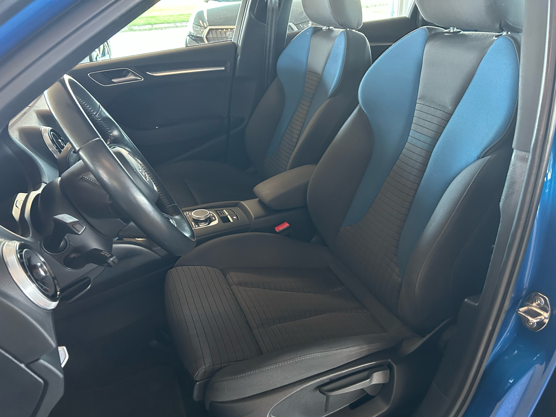 Billede af Audi A3 Sportback 1,4 E-tron  Plugin-hybrid Ambiente S Tronic 204HK 5d 6g Aut.