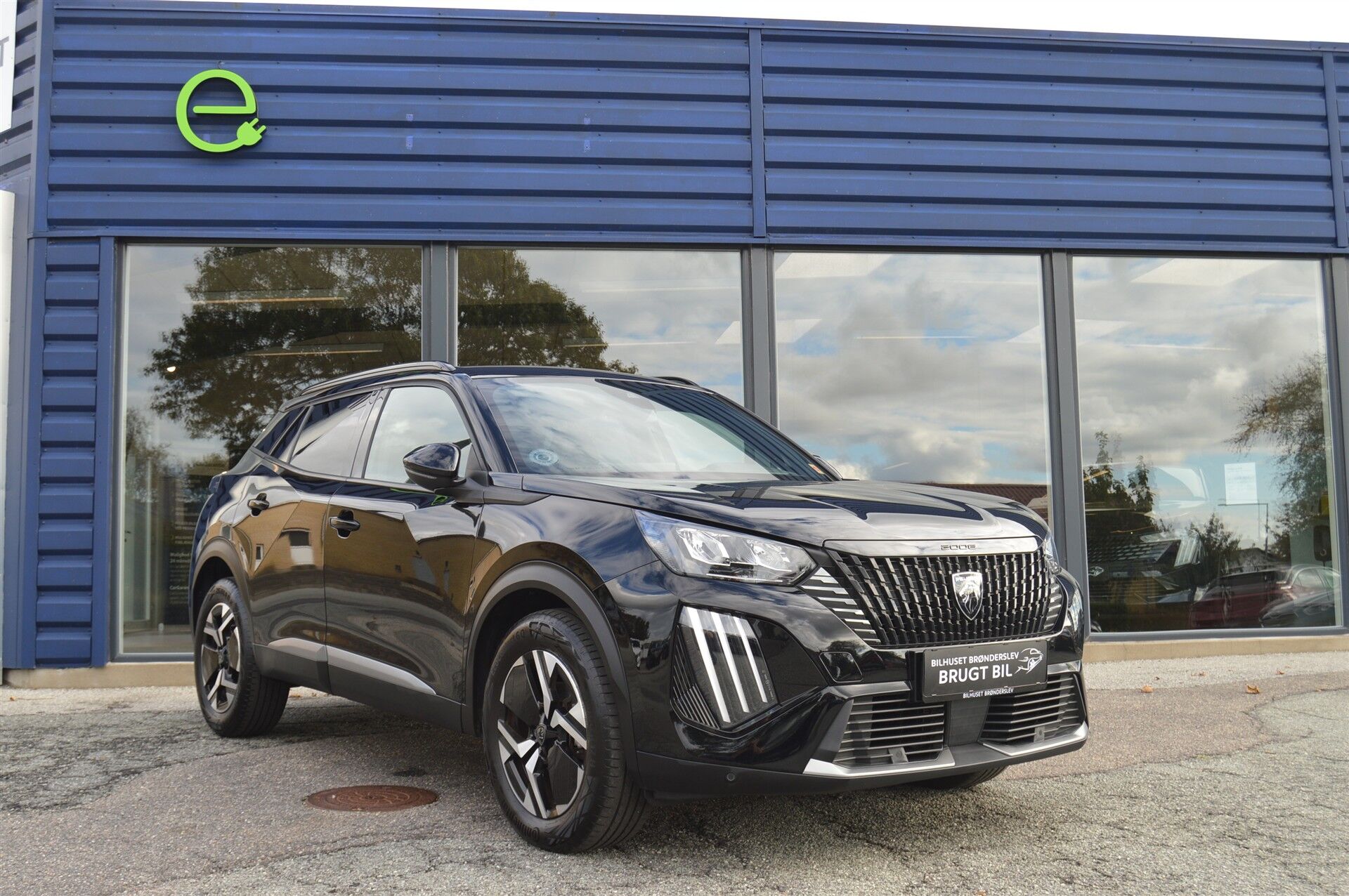 Billede af Peugeot 2008 1,2 PureTech First Selection EAT8 130HK 5d 8g Aut.