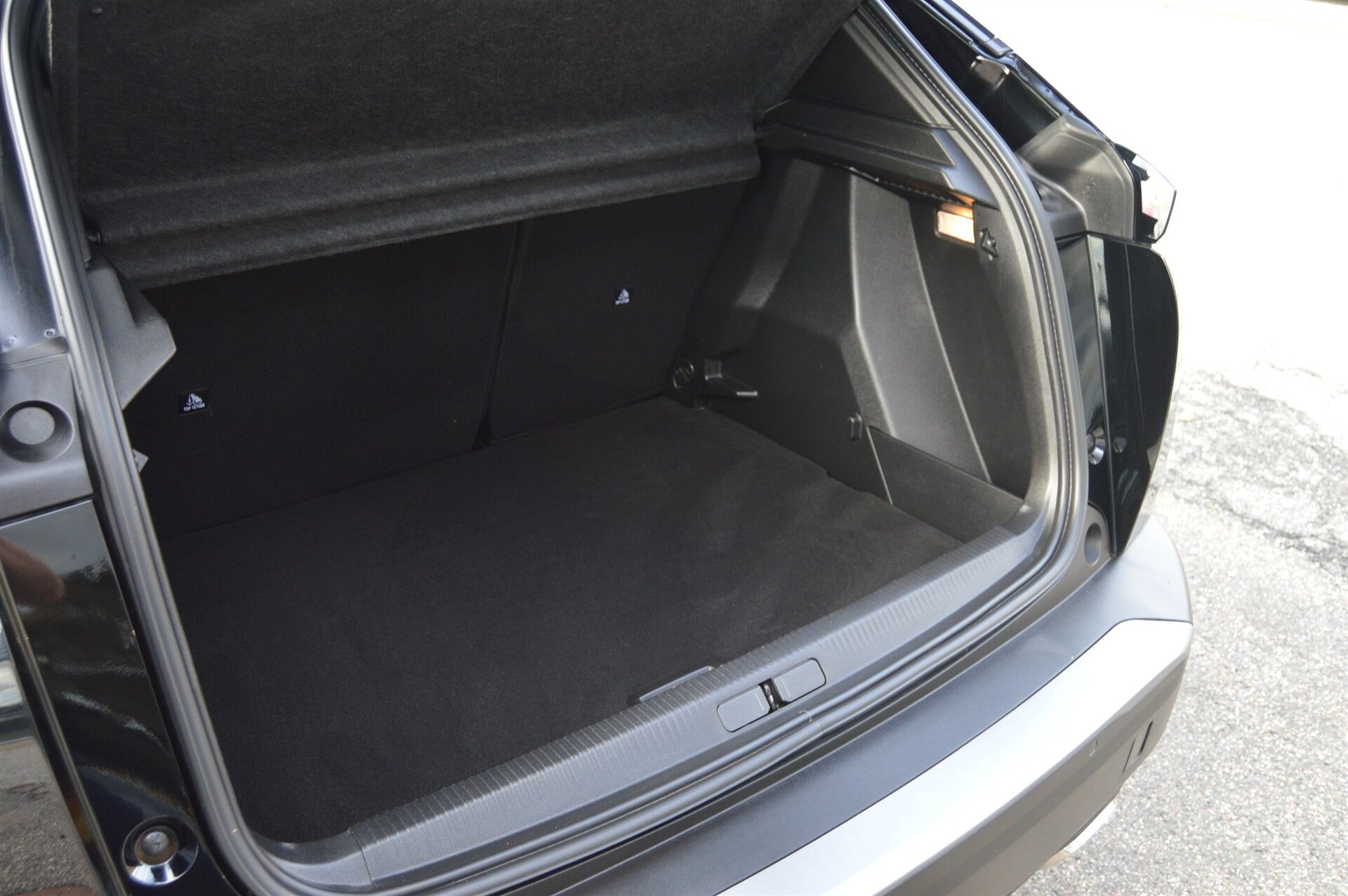 Billede af Peugeot 2008 1,2 PureTech First Selection EAT8 130HK 5d 8g Aut.