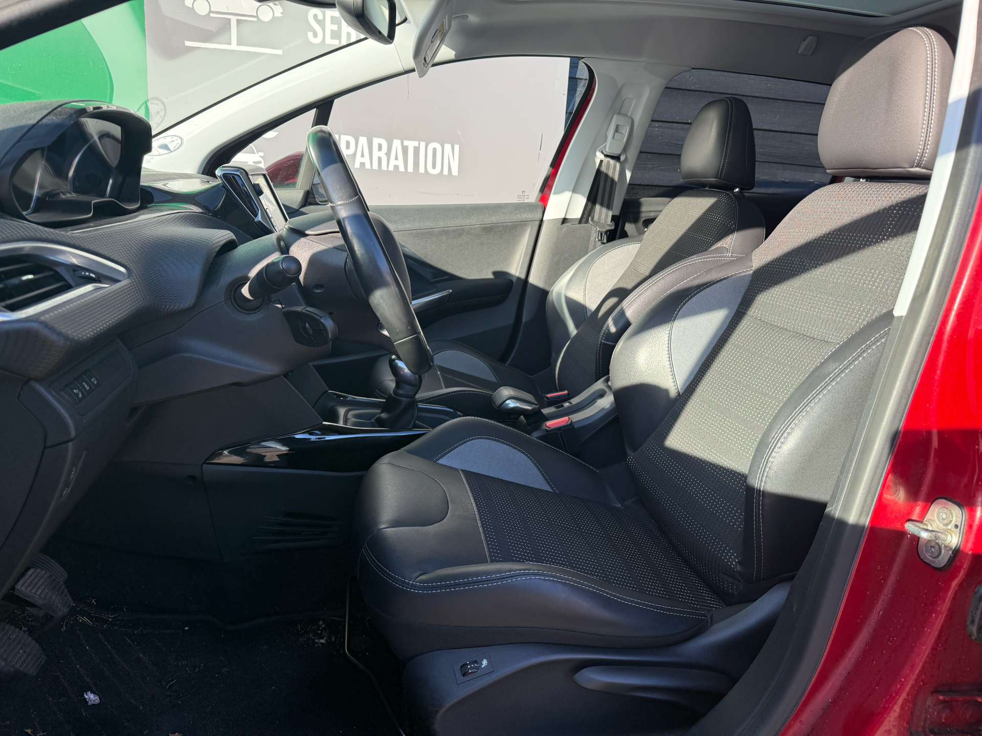 Billede af Peugeot 2008 1,6 BlueHDi Desire Sky 100HK