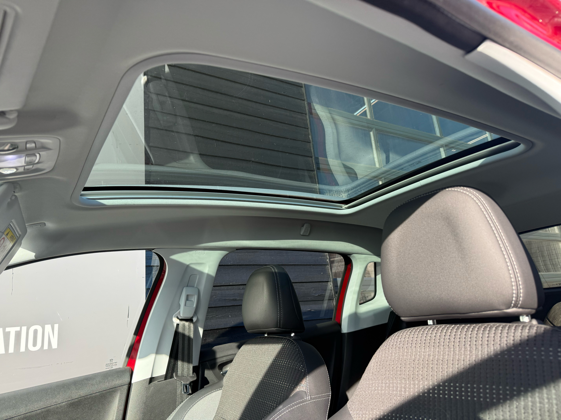 Billede af Peugeot 2008 1,6 BlueHDi Desire Sky 100HK