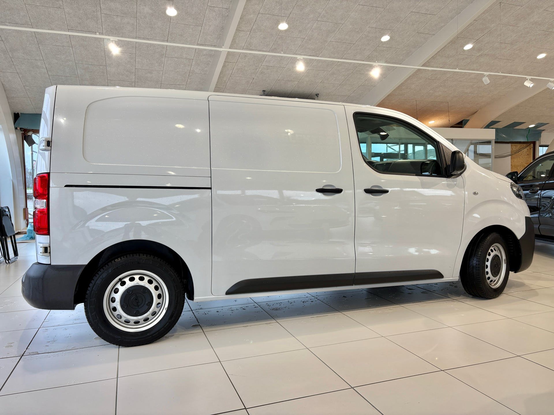 Billede af Opel Vivaro-e L2V1 EL Edition 136HK Van Aut. 