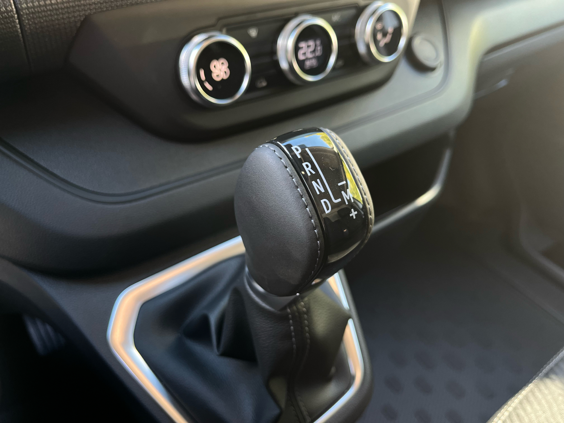 Billede af Nissan Primastar L2H1 2,0 DCi N-Connecta 150HK Van 6g Aut.