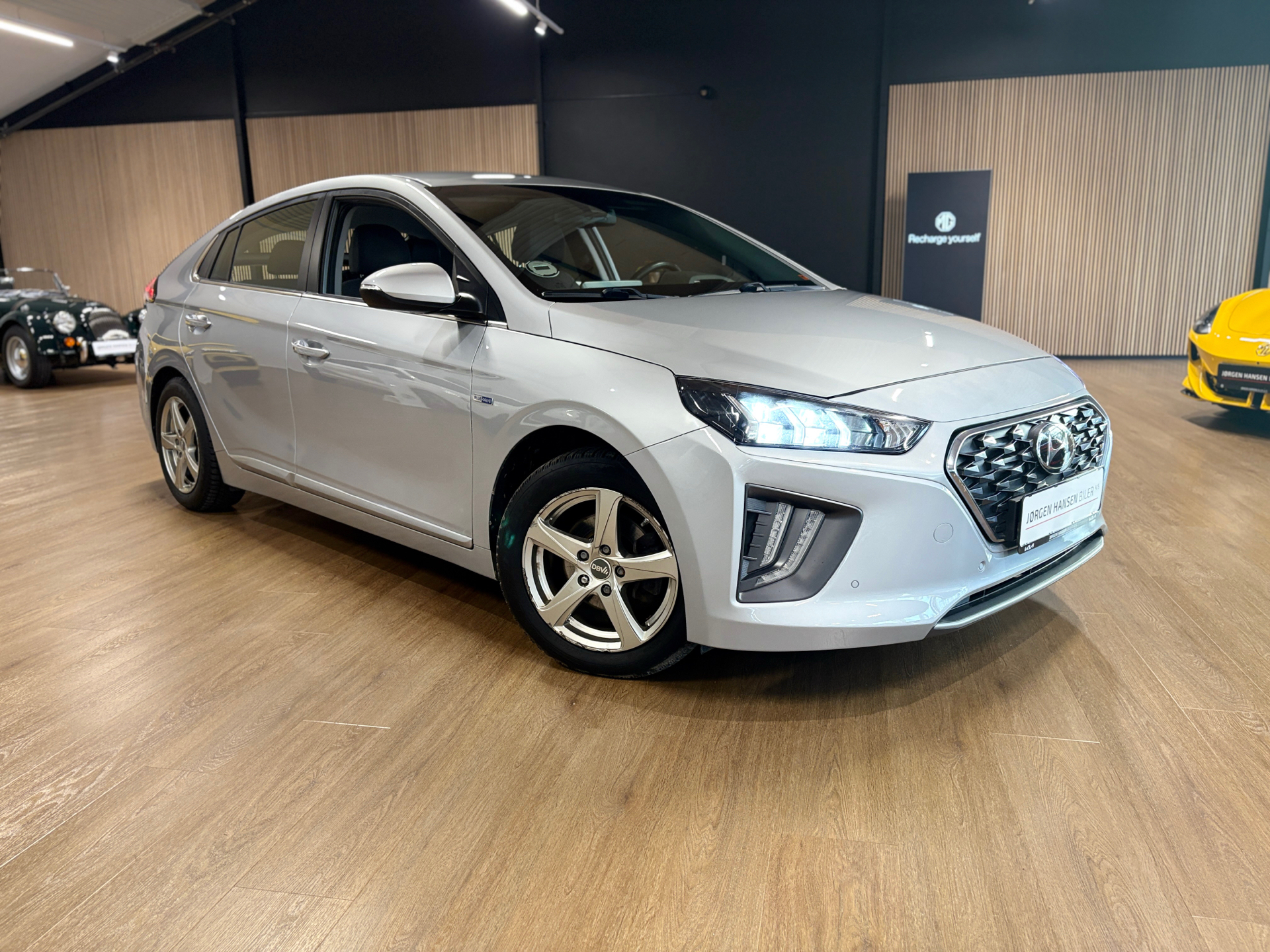 Billede af Hyundai Ioniq 1,6 GDI  Plugin-hybrid Premium plug-in 141HK 5d 6g Aut.