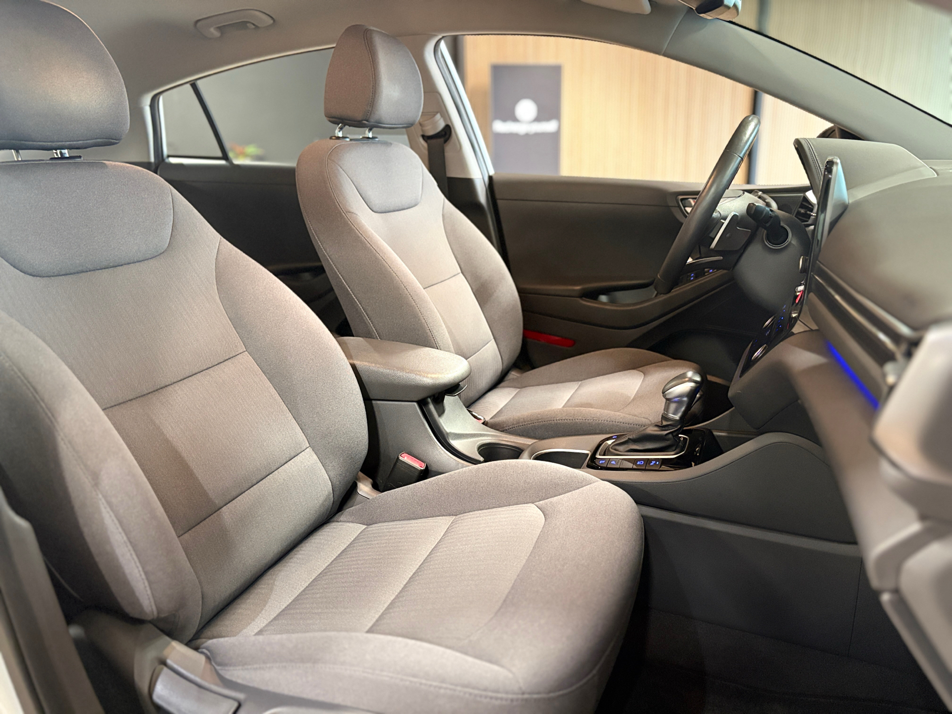 Billede af Hyundai Ioniq 1,6 GDI  Plugin-hybrid Premium plug-in 141HK 5d 6g Aut.