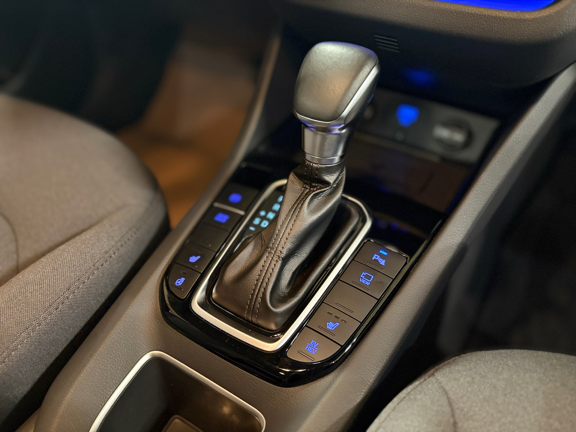 Billede af Hyundai Ioniq 1,6 GDI  Plugin-hybrid Premium plug-in 141HK 5d 6g Aut.