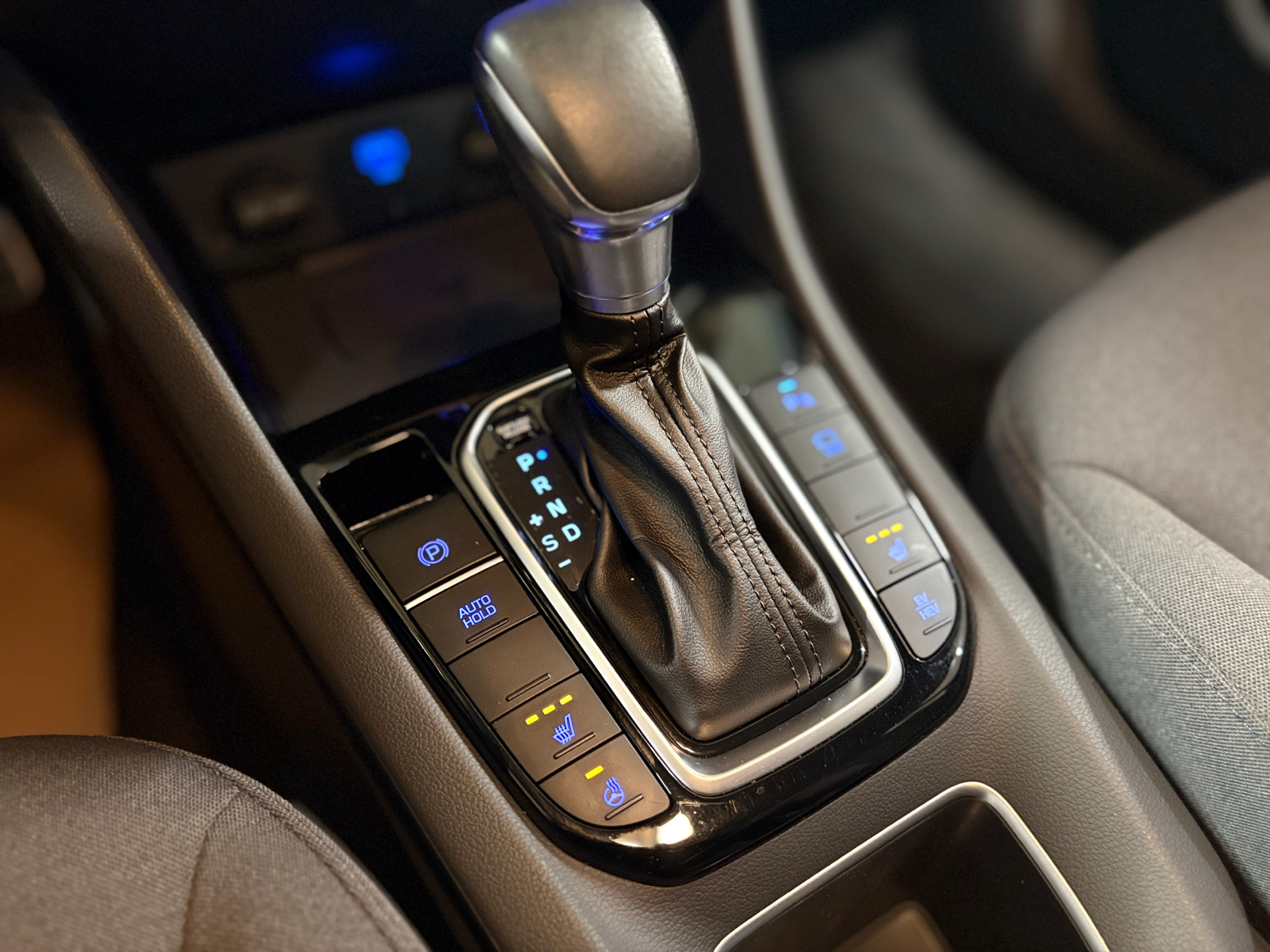 Billede af Hyundai Ioniq 1,6 GDI  Plugin-hybrid Premium plug-in 141HK 5d 6g Aut.