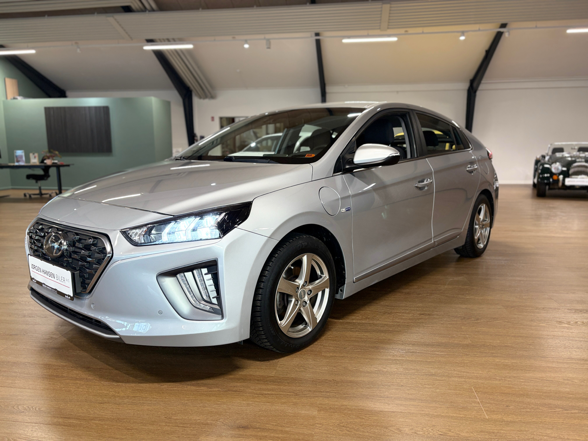 Billede af Hyundai Ioniq 1,6 GDI  Plugin-hybrid Premium plug-in 141HK 5d 6g Aut.