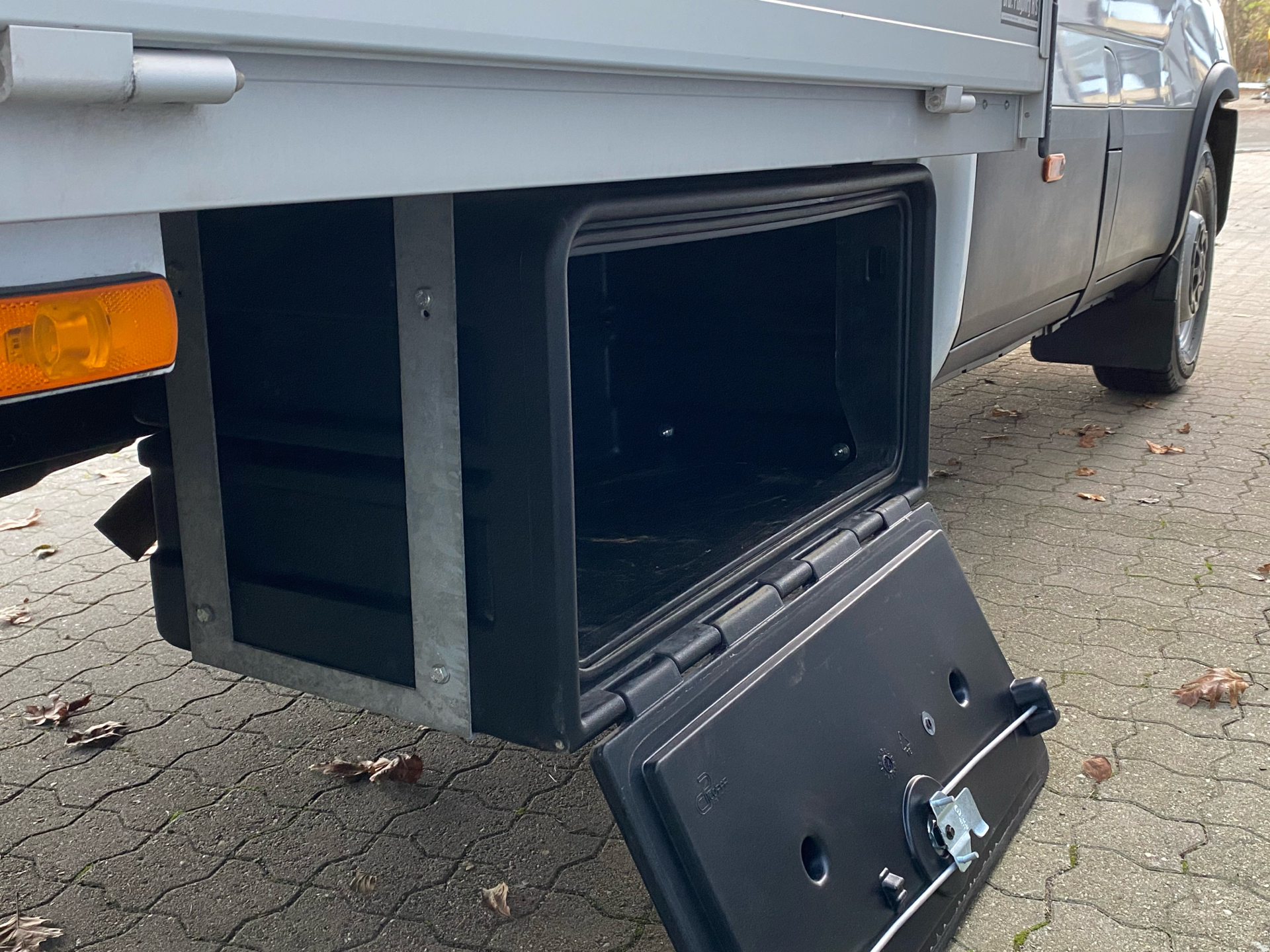 Billede af Iveco Daily 35S16 4100mm 2,3 D Hi-Matic 156HK DobKab Aut. 