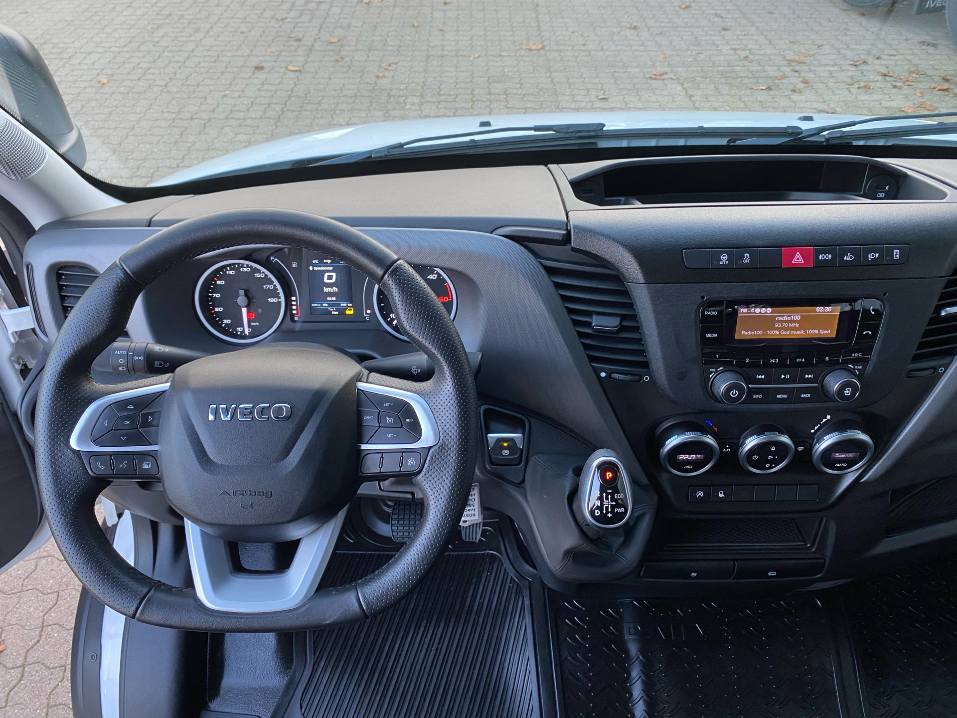 Billede af Iveco Daily 35S16 4100mm 2,3 D Hi-Matic 156HK DobKab Aut. 
