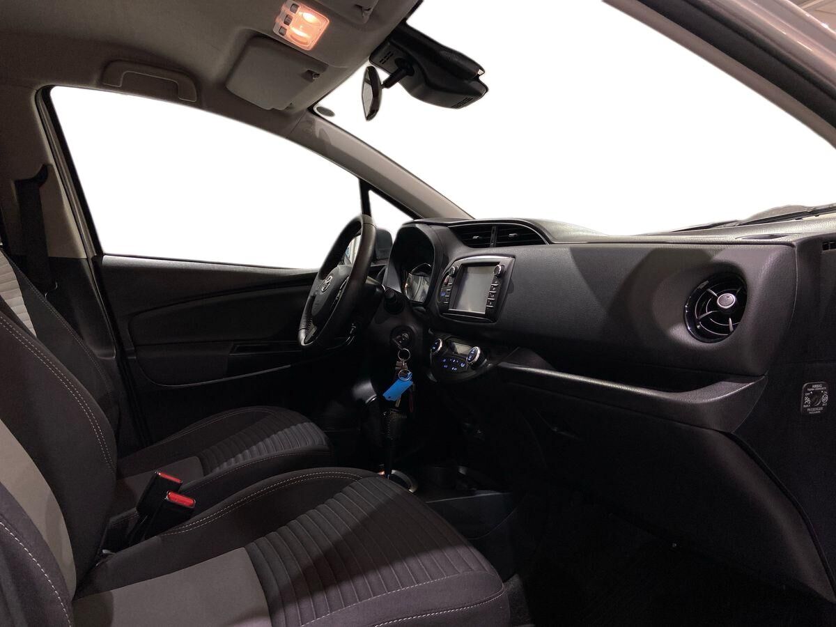 Billede af Toyota Yaris 1,5 Hybrid H3 E-CVT 100HK 5d Trinl. Gear