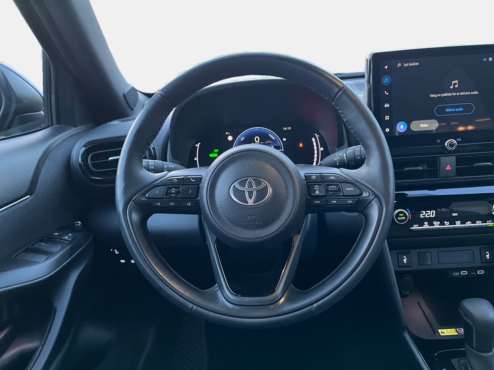 Billede af Toyota Yaris Cross 1,5 Hybrid Style Comfort 116HK 5d Trinl. Gear