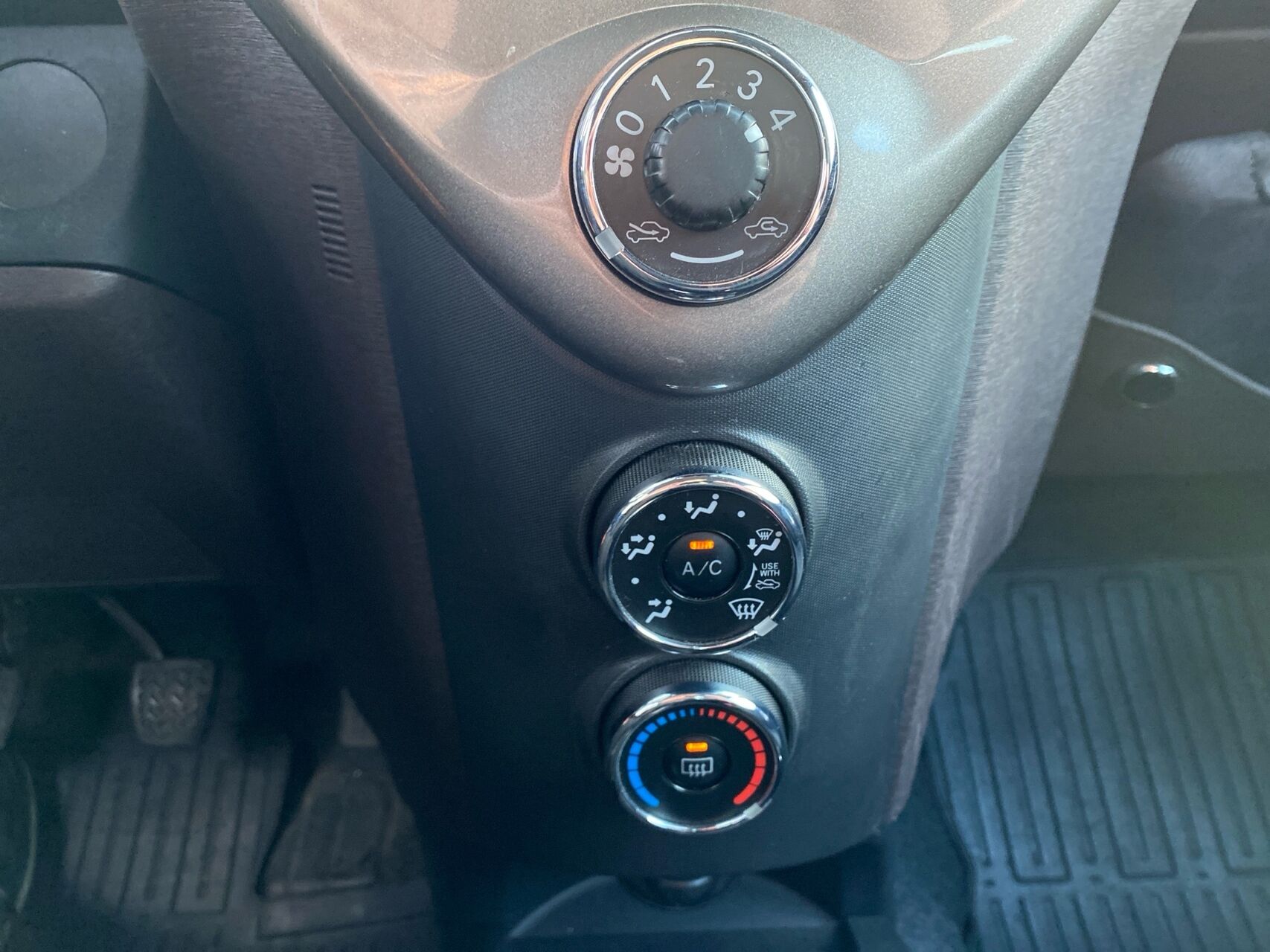 Billede af Toyota IQ 2 1,3 VVT-I 100HK 3d