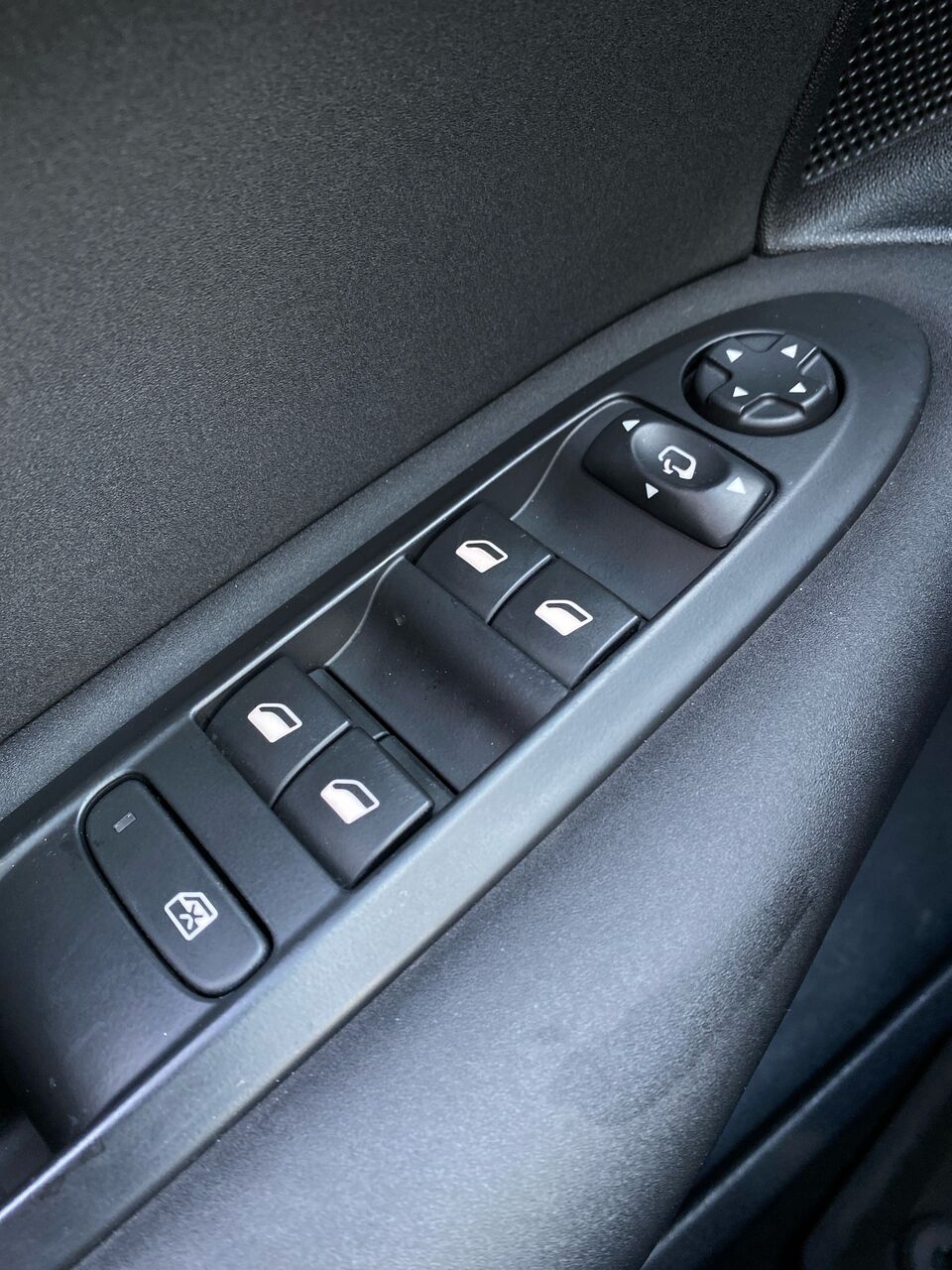 Billede af Citroën C4 1,6 Blue HDi Cool start/stop 100HK 5d