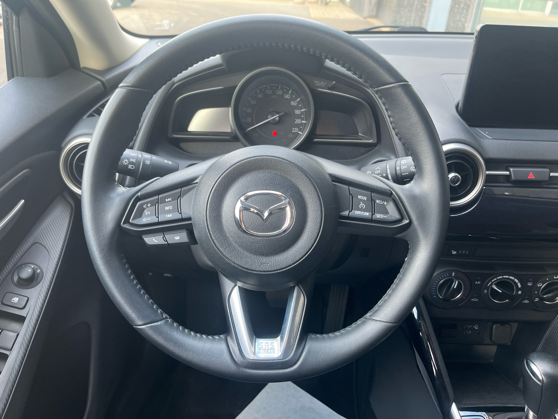 Billede af Mazda 2 1,5 Skyactiv-G Sky 90HK 5d 6g Aut.