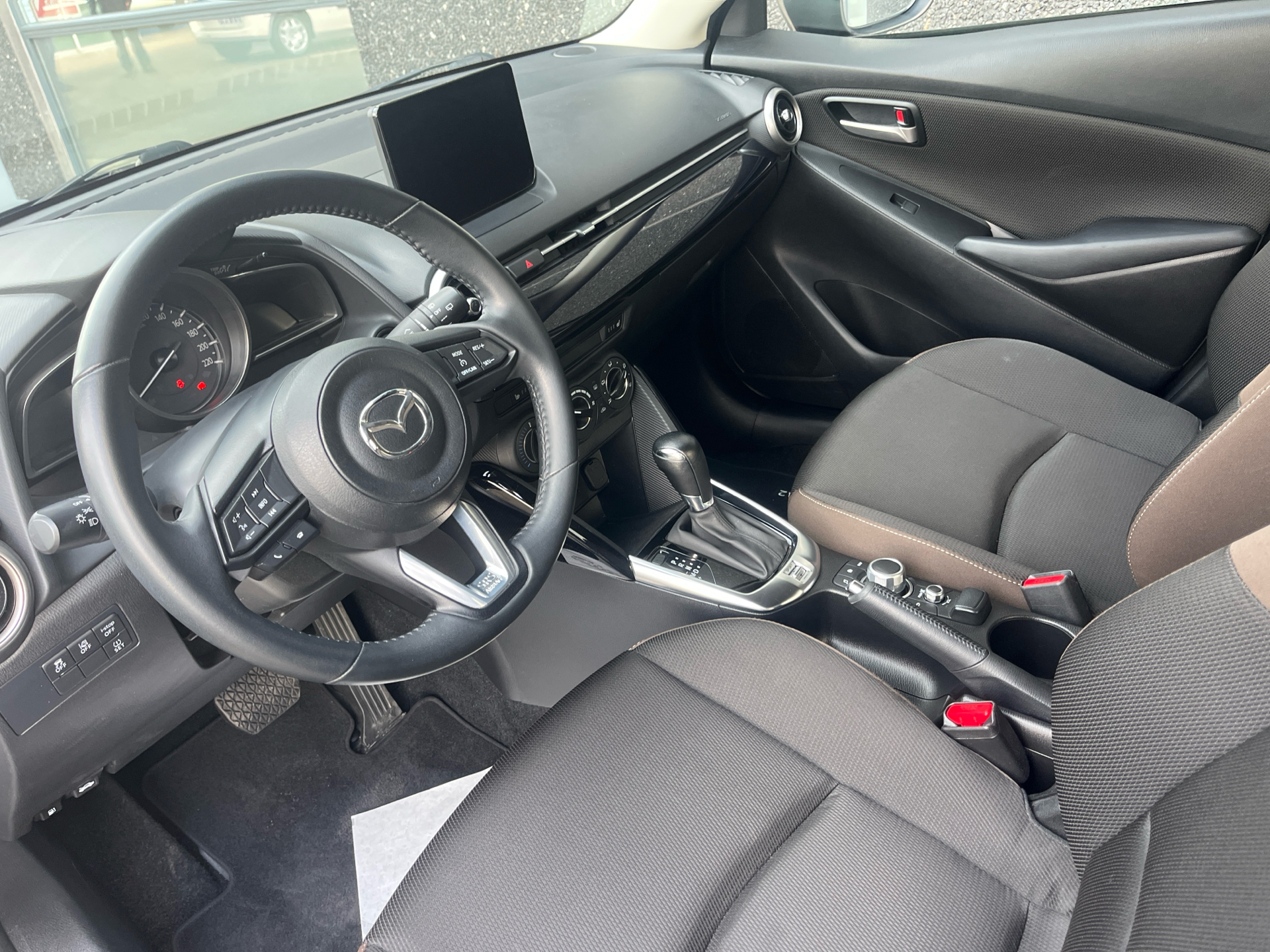 Billede af Mazda 2 1,5 Skyactiv-G Sky 90HK 5d 6g Aut.