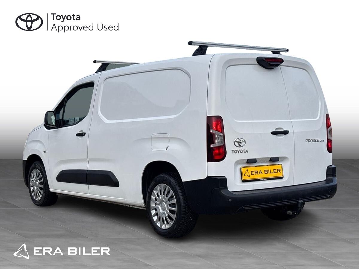 Billede af Toyota Proace City Long 1,5 D Comfort Smart Active Vision Dobbelt Bagdør 102HK Van