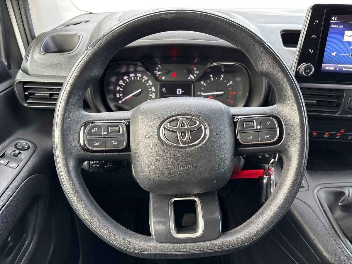 Billede af Toyota Proace City Long 1,5 D Comfort Smart Active Vision Dobbelt Bagdør 102HK Van