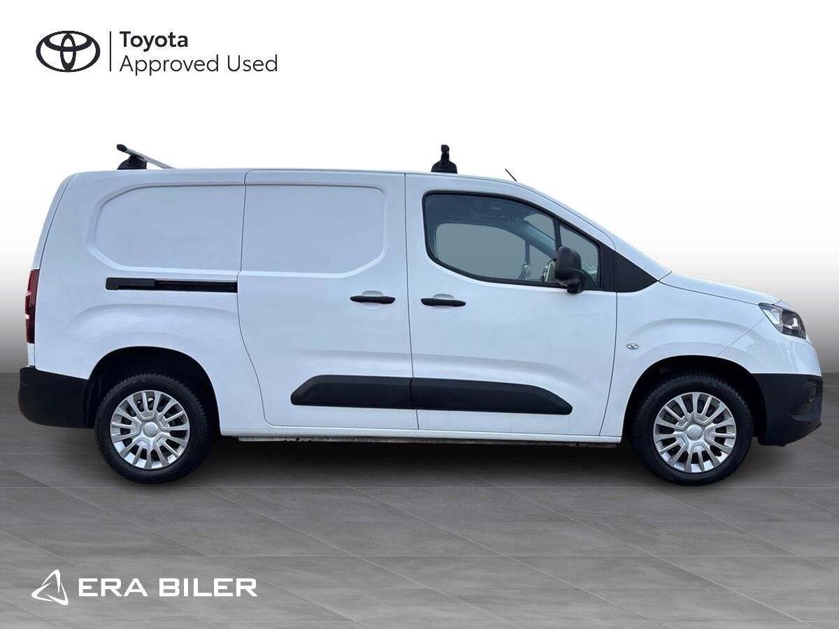 Billede af Toyota Proace City Long 1,5 D Comfort Smart Active Vision Dobbelt Bagdør 102HK Van