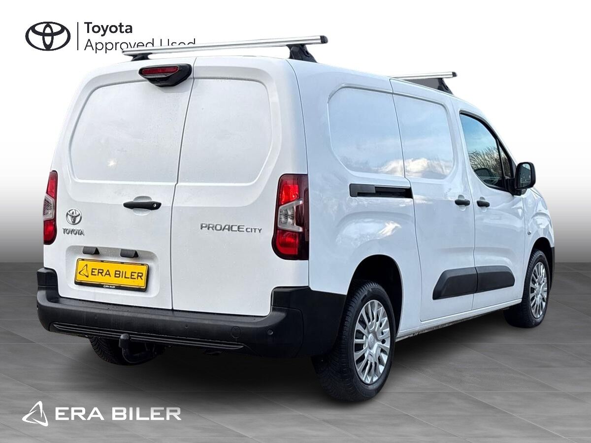 Billede af Toyota Proace City Long 1,5 D Comfort Smart Active Vision Dobbelt Bagdør 102HK Van