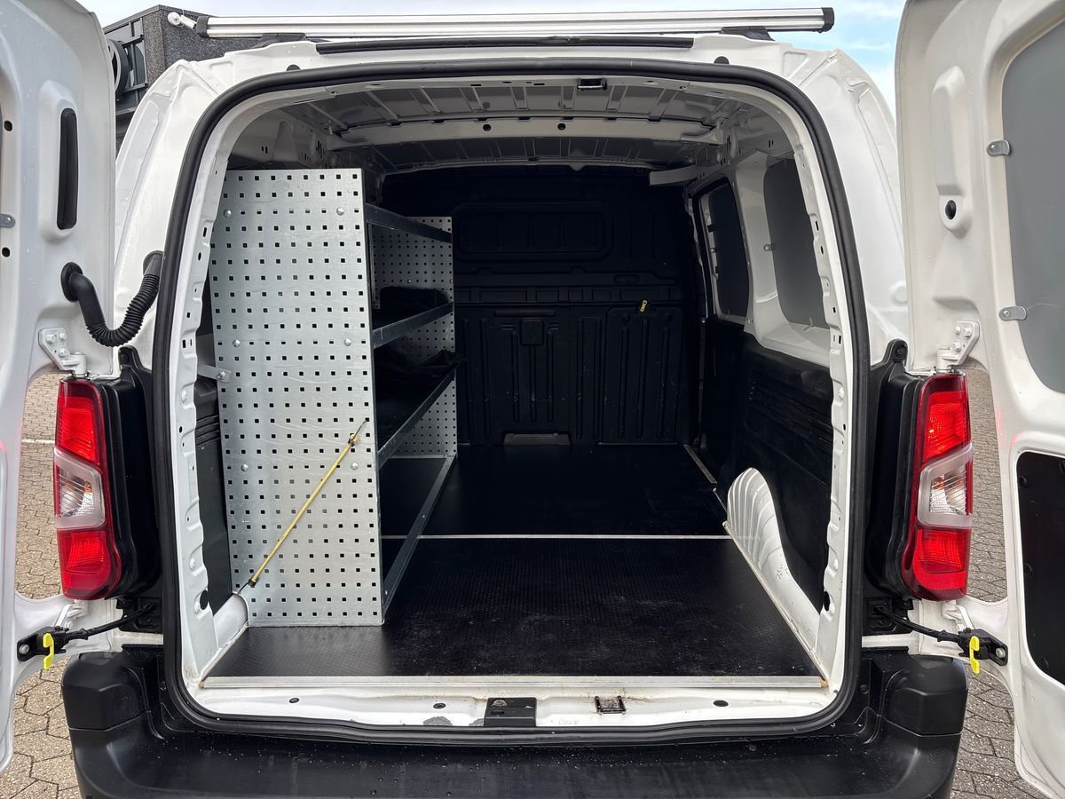 Billede af Toyota Proace City Long 1,5 D Comfort Smart Active Vision Dobbelt Bagdør 102HK Van