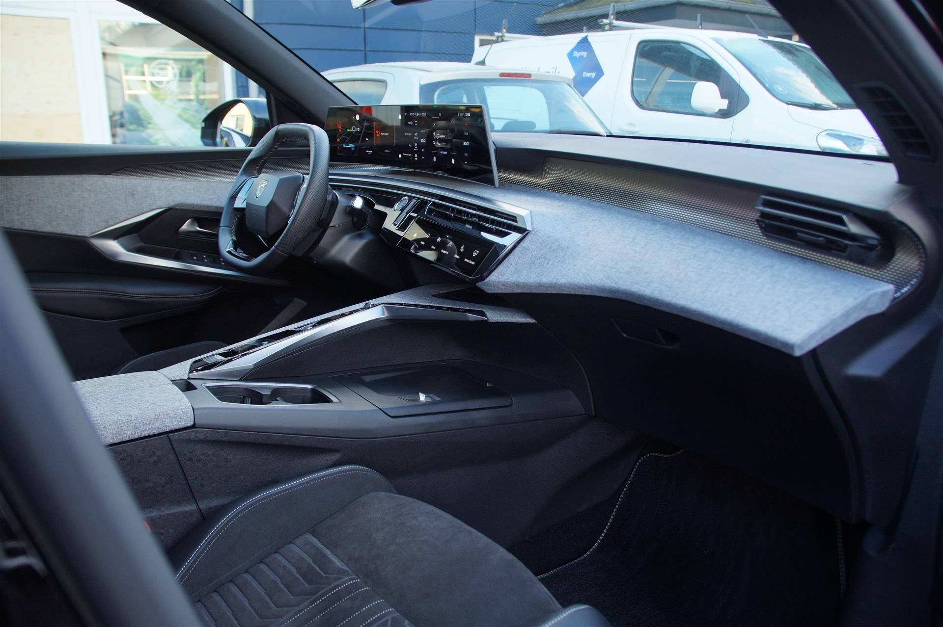 Billede af Peugeot e-5008 EL GT Pack 210HK 5d Aut.