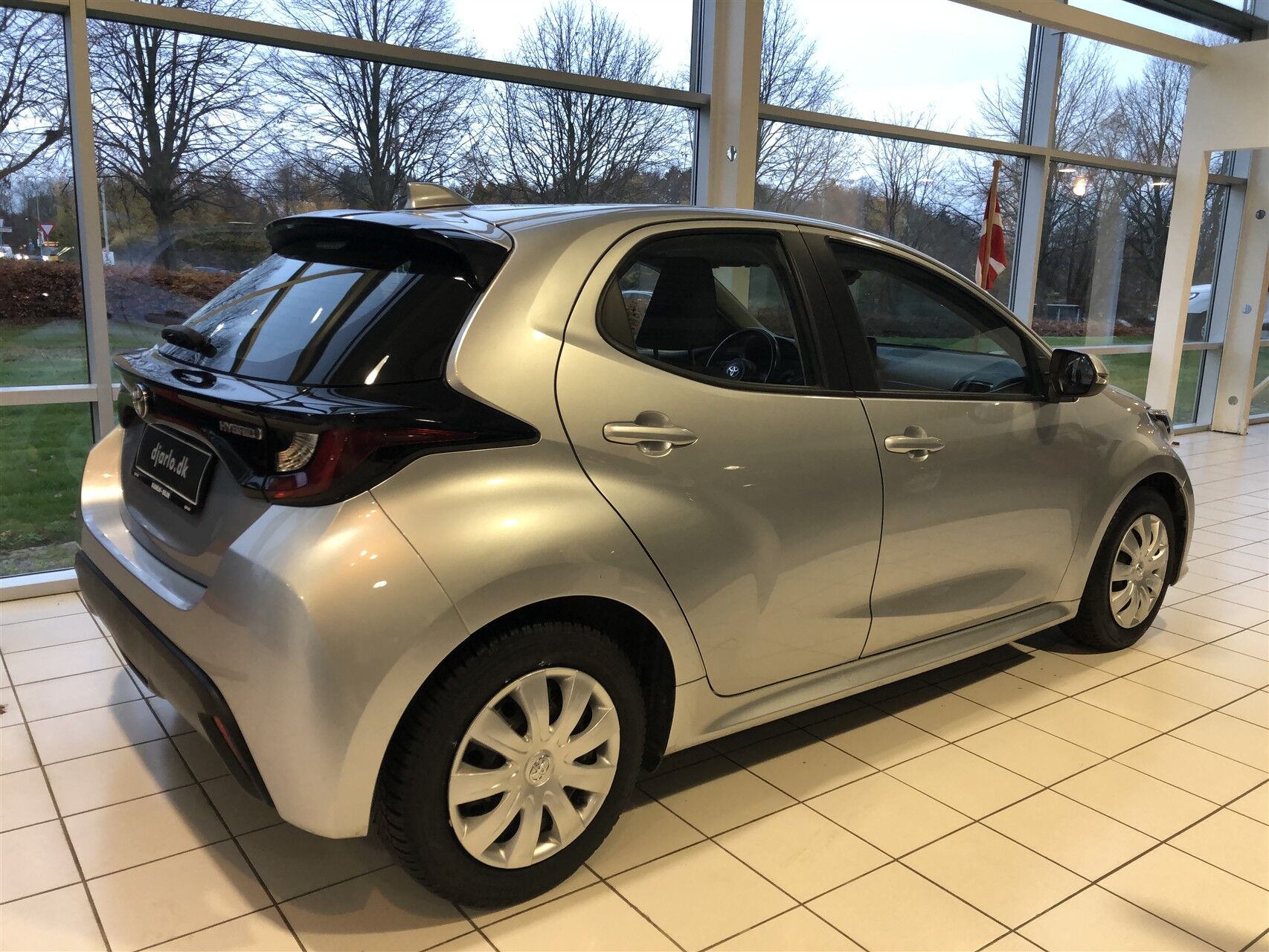 Billede af Toyota Yaris 1,5 Hybrid Essential Comfort 116HK 5d Trinl. Gear