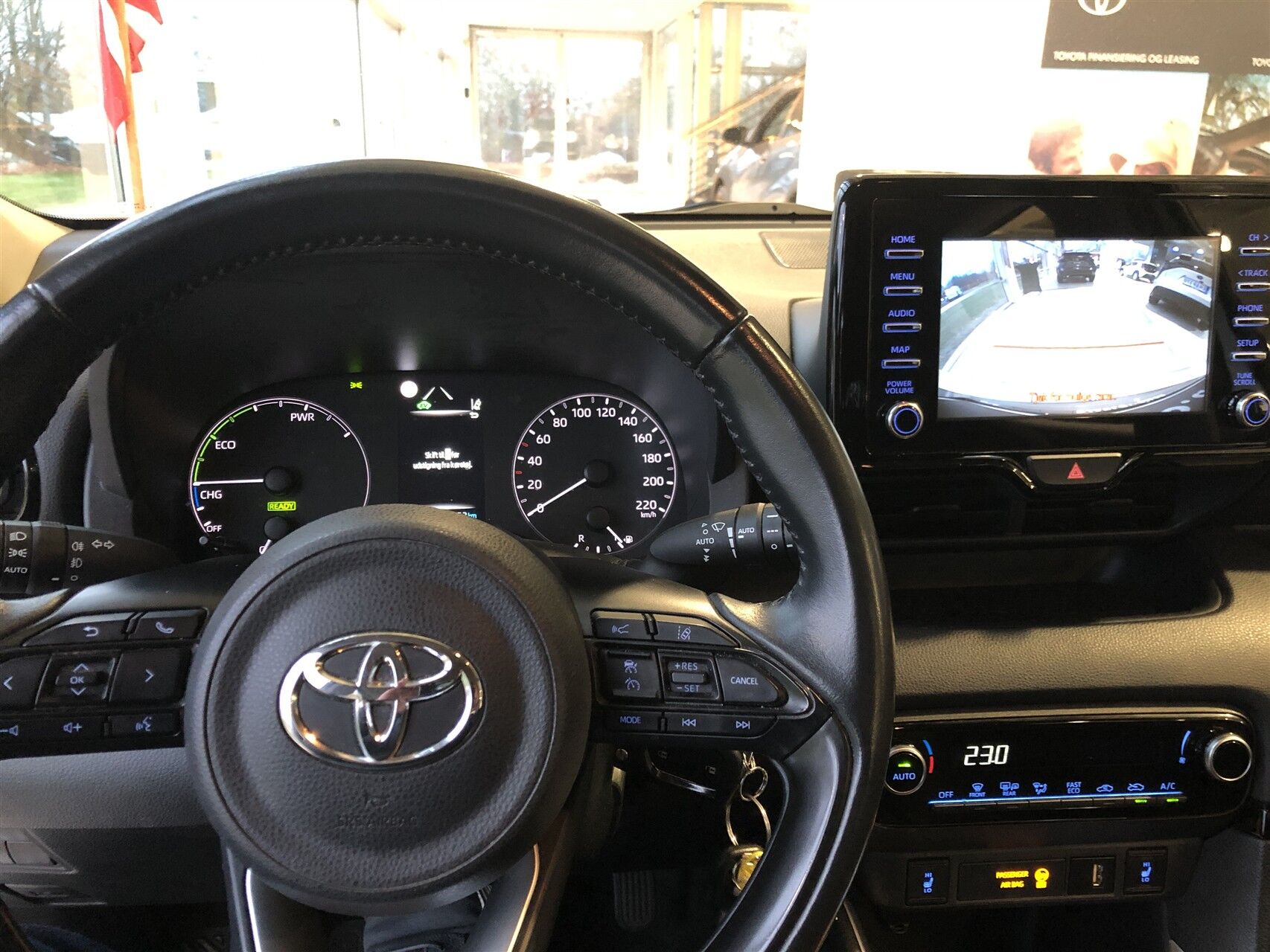 Billede af Toyota Yaris 1,5 Hybrid Essential Comfort 116HK 5d Trinl. Gear