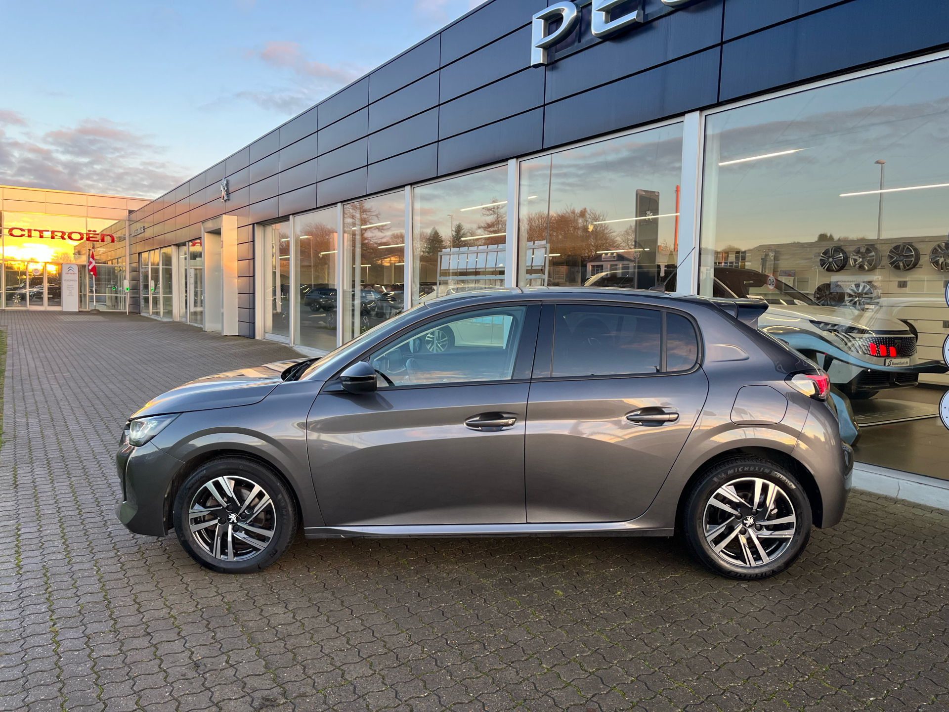 Billede af Peugeot 208 1,2 PureTech Allure Pack EAT8 100HK 5d 8g Aut.