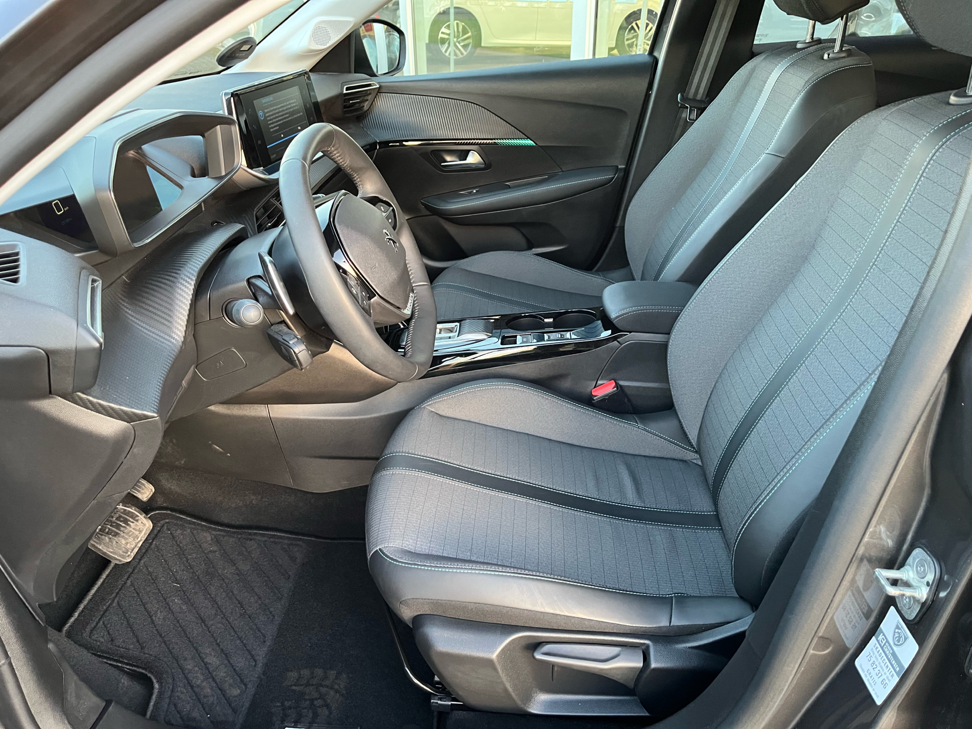 Billede af Peugeot 208 1,2 PureTech Allure Pack EAT8 100HK 5d 8g Aut.