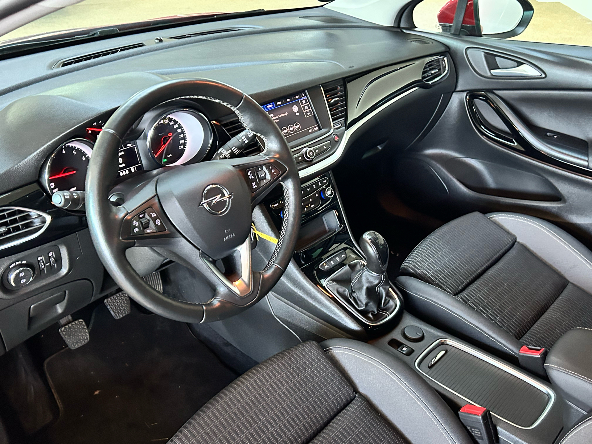 Billede af Opel Astra 1,2 Turbo Elegance 110HK 5d 6g