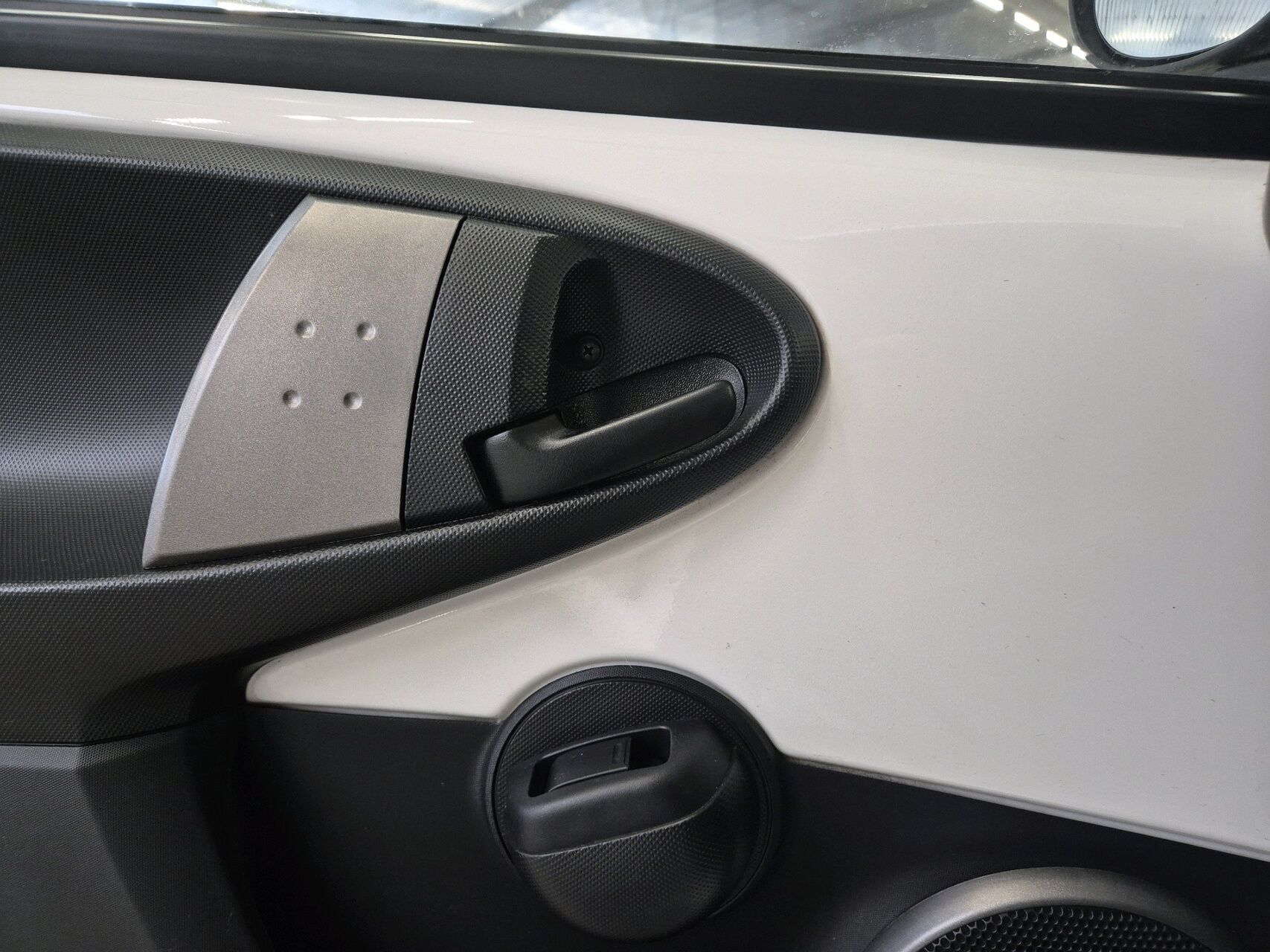 Billede af Toyota Aygo 1,0 VVT-I Black&White 68HK 5d