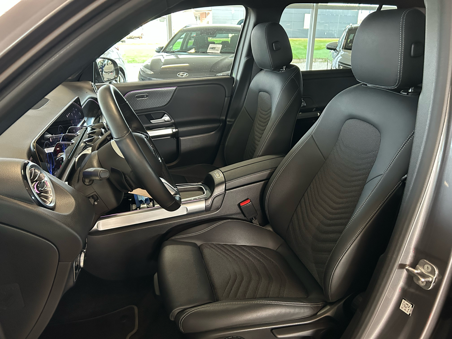 Billede af Mercedes-Benz EQB 300 EL Progressive 7 pers. 4Matic 228HK 5d Aut.