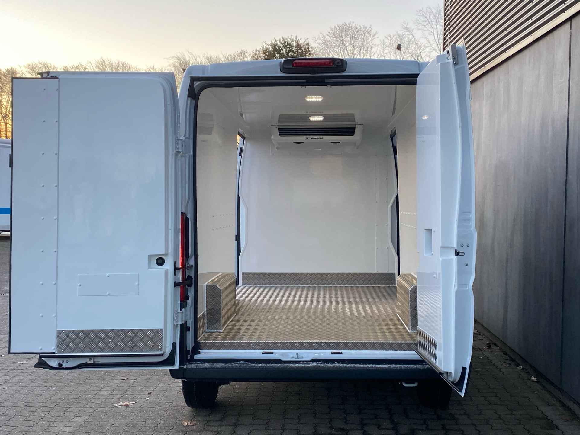 Billede af Fiat Ducato 35M L3H2 2,2 Multijet Pro+ 180HK Van 8g Aut.