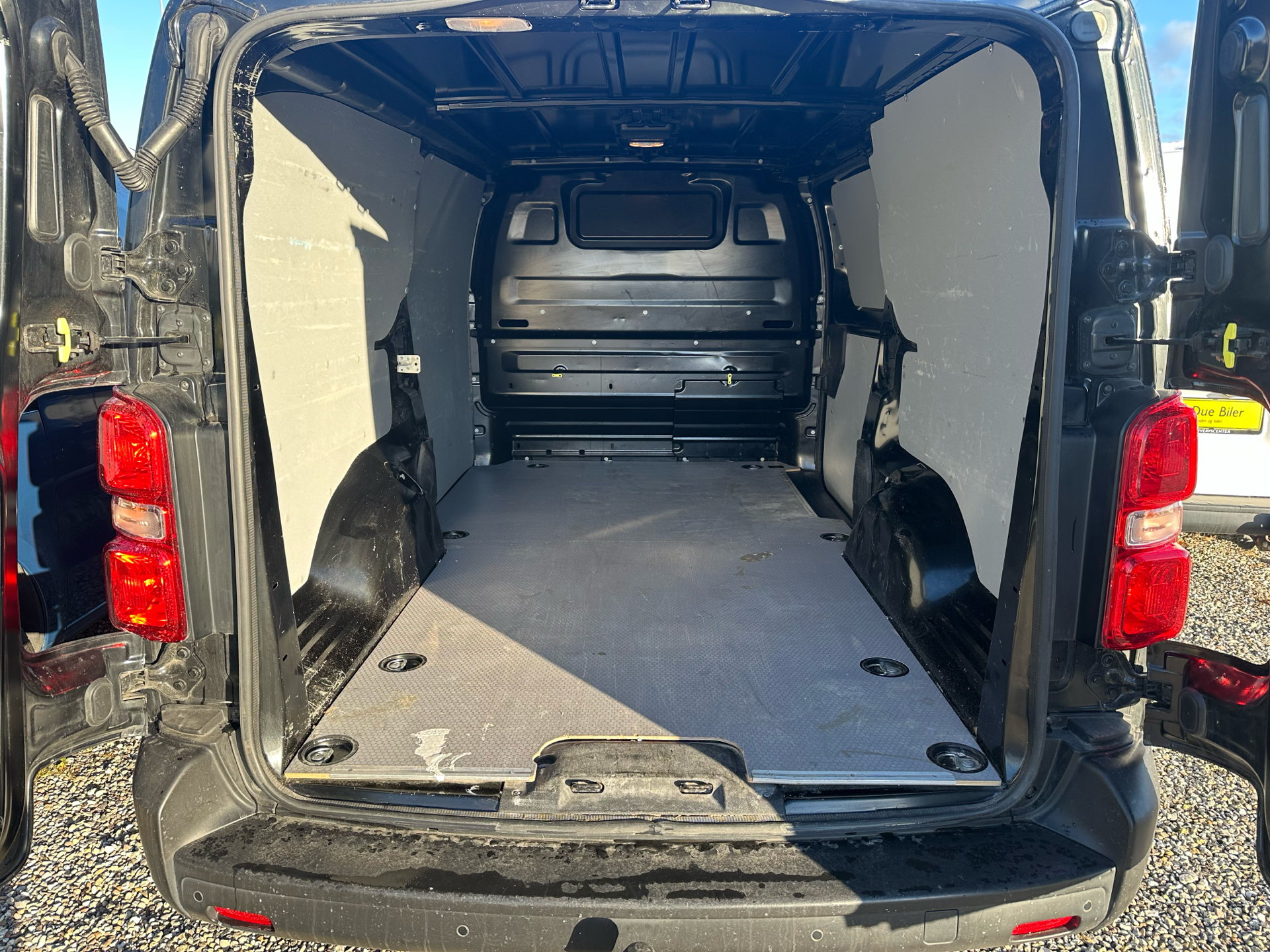 Billede af Opel Vivaro L3V2 2,0 BlueHDi Enjoy+ AT8 145HK Van 8g Aut.