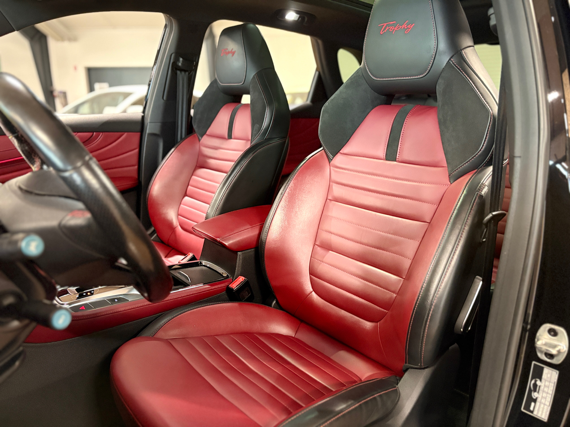 Billede af MG EHS 1,5 T GDI  Plugin-hybrid Luxury 258HK 5d 10g Aut.