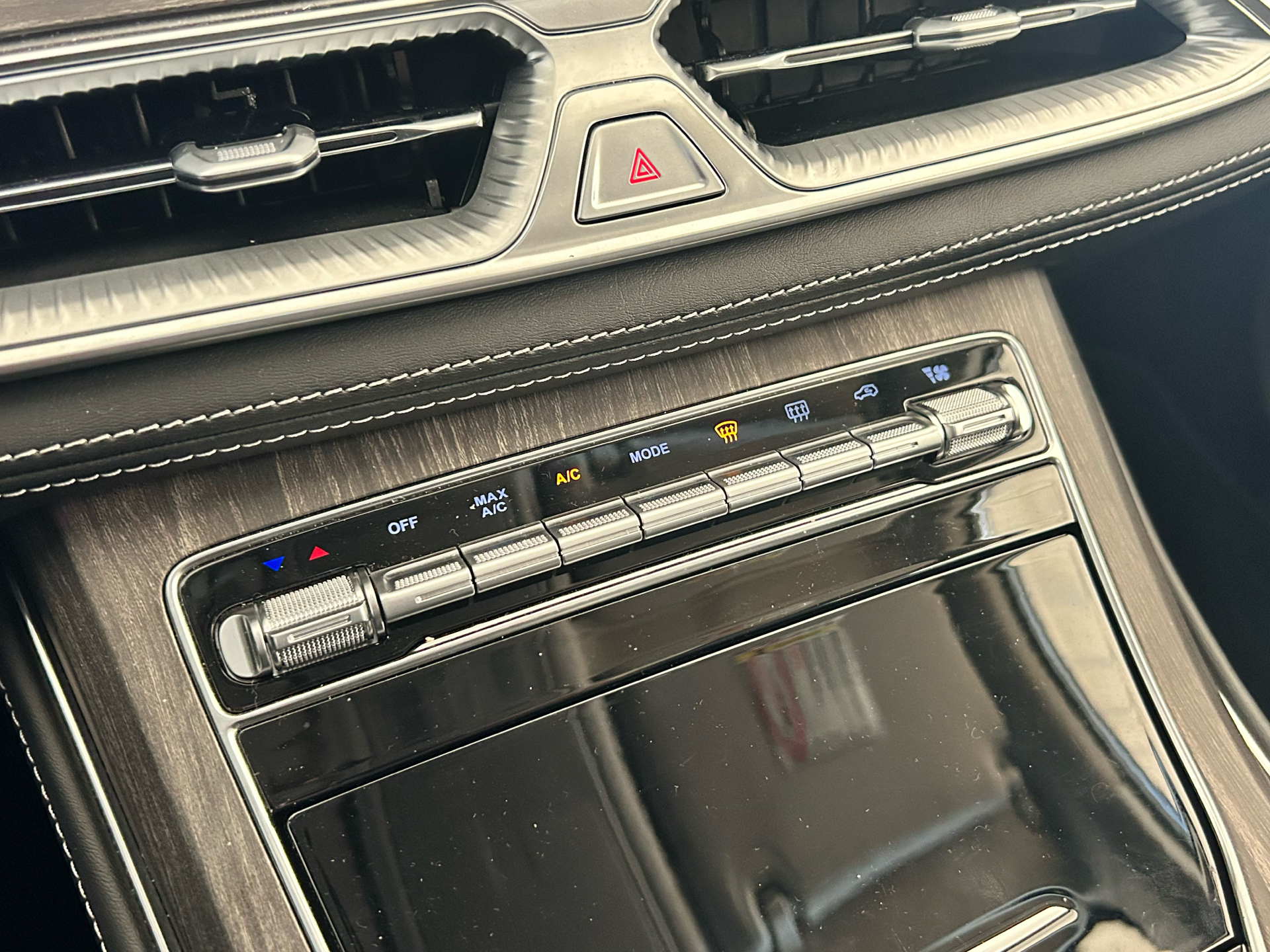 Billede af Navor E5 1,5 Plugin-hybrid Rock E-CVT 218HK 5d Aut.