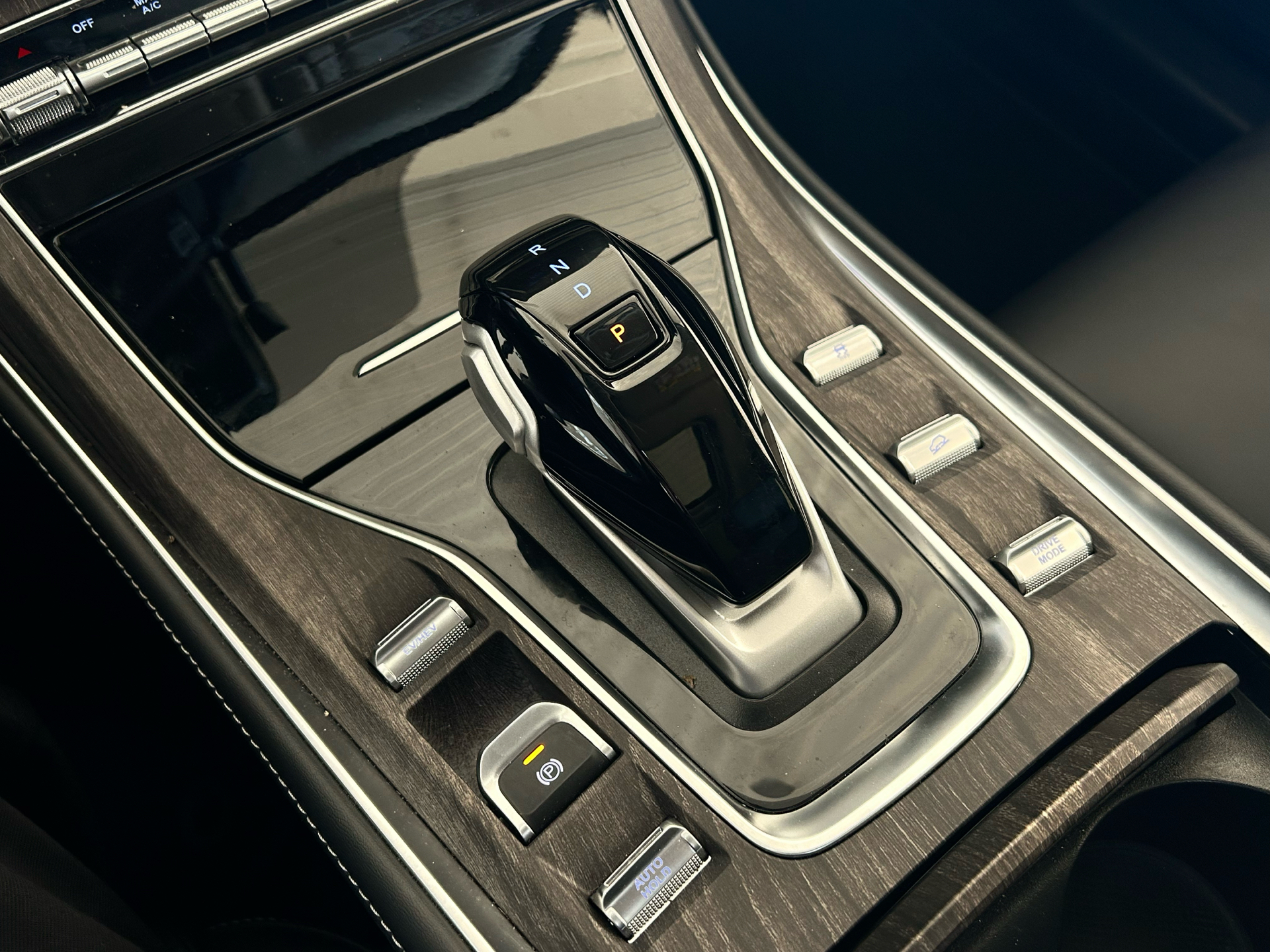 Billede af Navor E5 1,5 Plugin-hybrid Rock E-CVT 218HK 5d Aut.