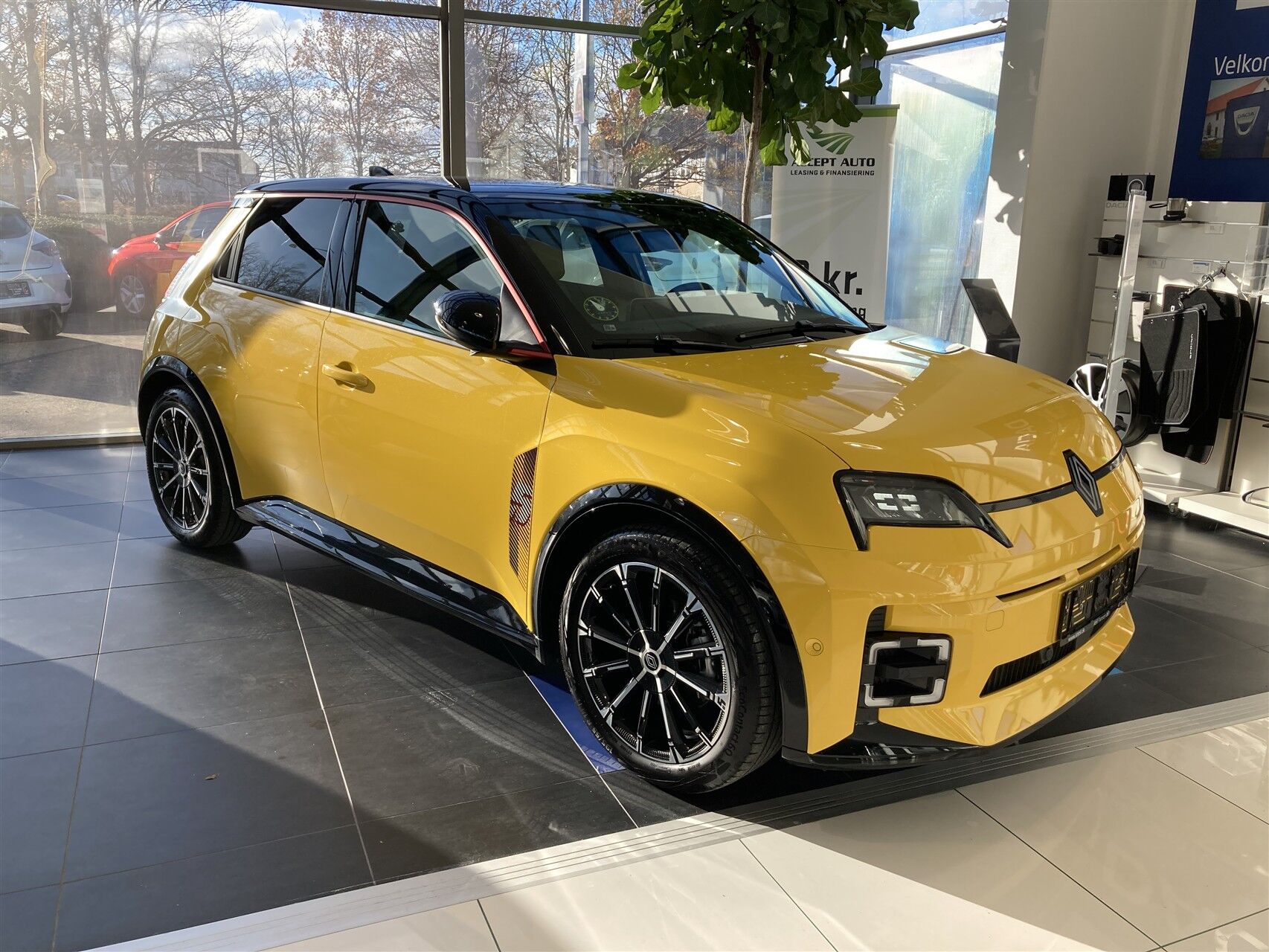 Billede af Renault R5 EL Iconic 150HK 5d Aut.