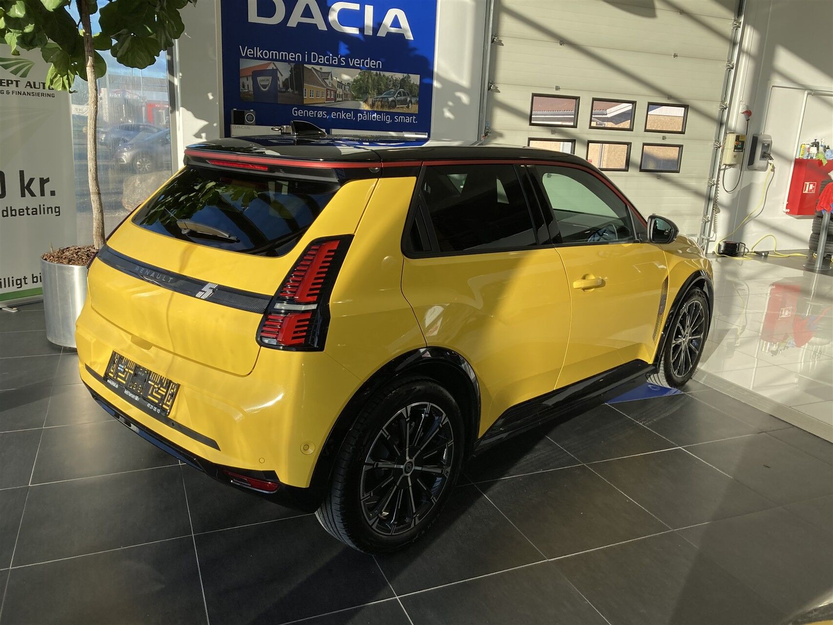 Billede af Renault R5 EL Iconic 150HK 5d Aut.