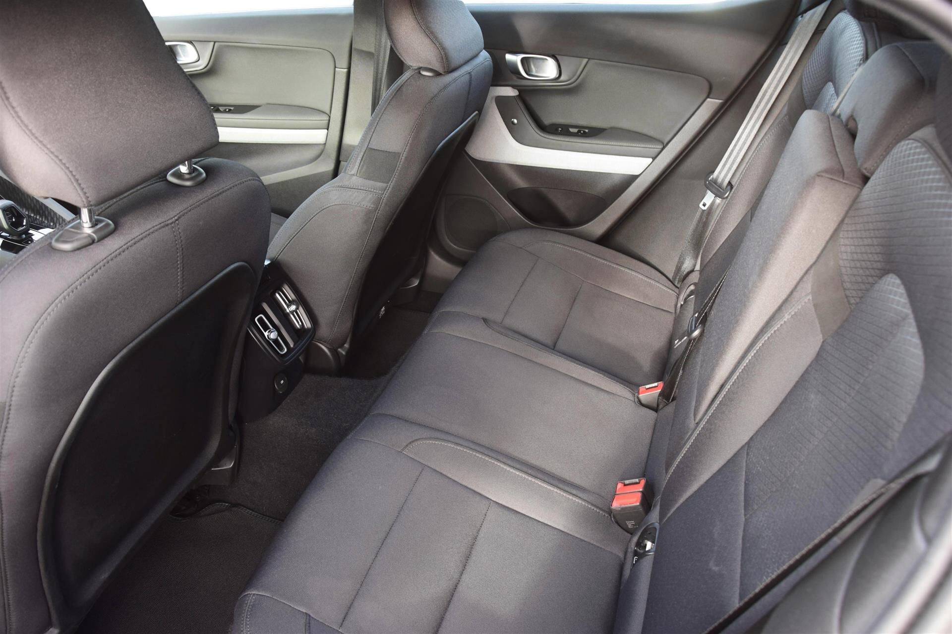 Billede af Polestar 2 EL Long range Single motor 231HK 5d Aut.