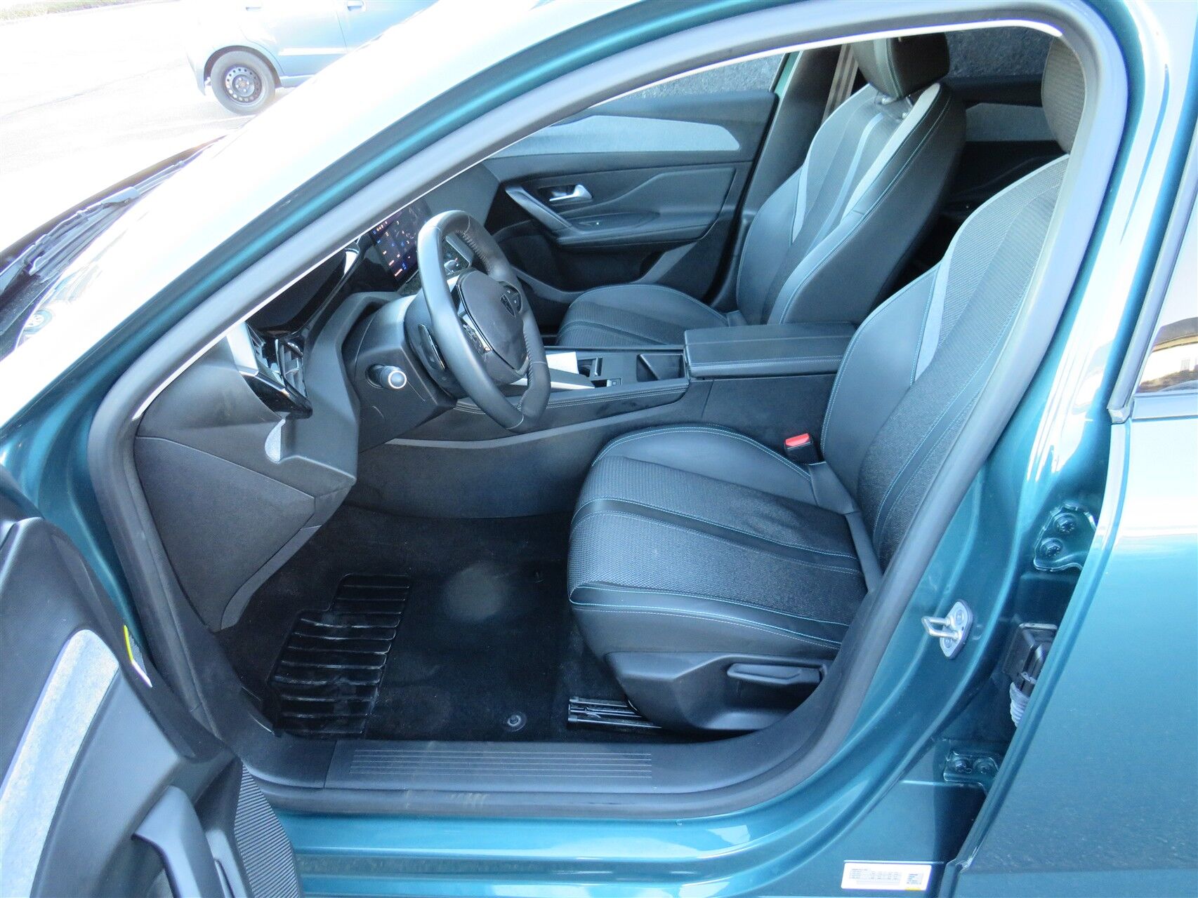 Billede af Peugeot 308 SW 1,6 Plugin-hybrid First Selection EAT8 180HK Stc 8g Aut.