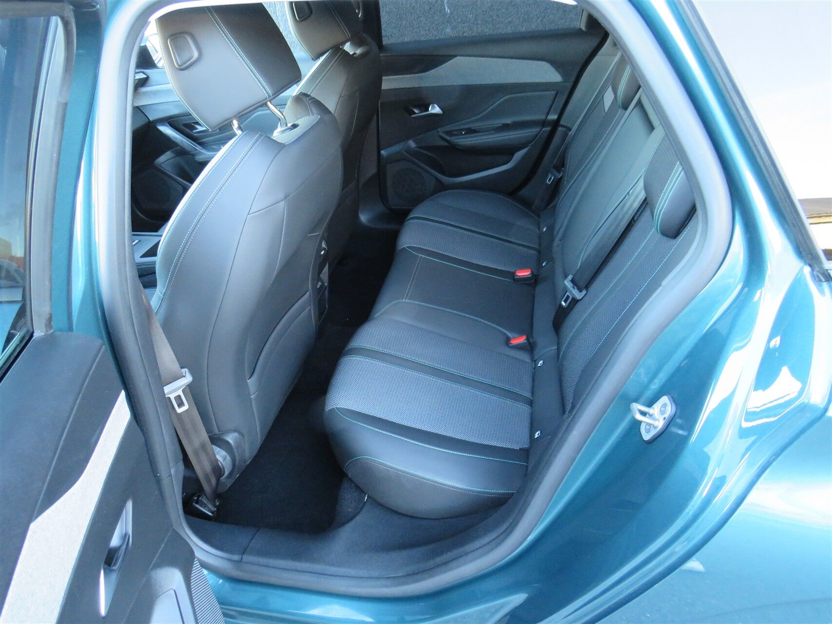 Billede af Peugeot 308 SW 1,6 Plugin-hybrid First Selection EAT8 180HK Stc 8g Aut.