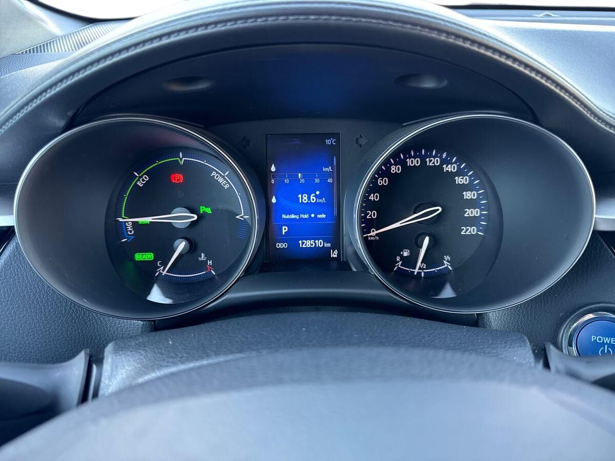 Billede af Toyota C-HR 1,8 Hybrid C-LUB Premium Selected Bi-tone Multidrive S 122HK 5d Aut.