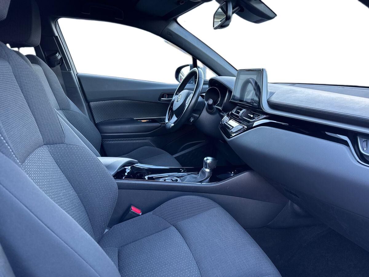 Billede af Toyota C-HR 1,8 Hybrid C-LUB Premium Selected Bi-tone Multidrive S 122HK 5d Aut.