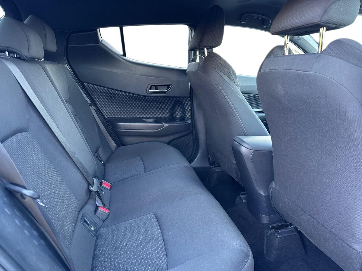 Billede af Toyota C-HR 1,8 Hybrid C-LUB Premium Selected Bi-tone Multidrive S 122HK 5d Aut.