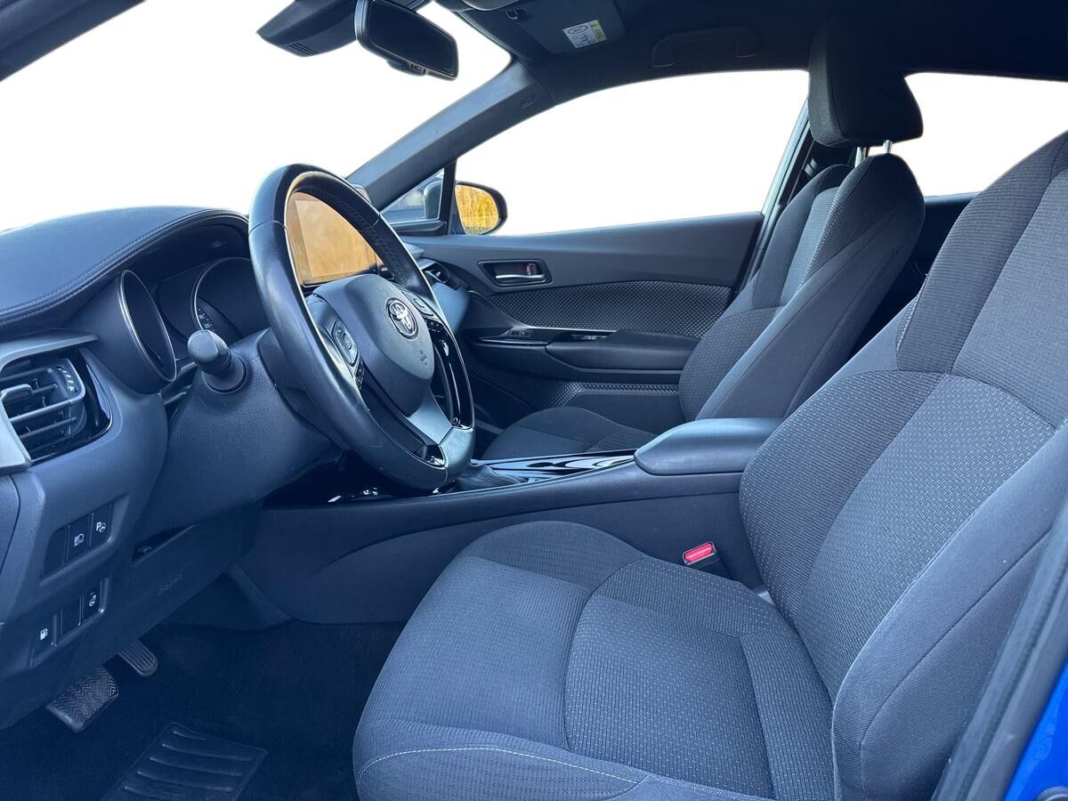 Billede af Toyota C-HR 1,8 Hybrid C-LUB Premium Selected Bi-tone Multidrive S 122HK 5d Aut.