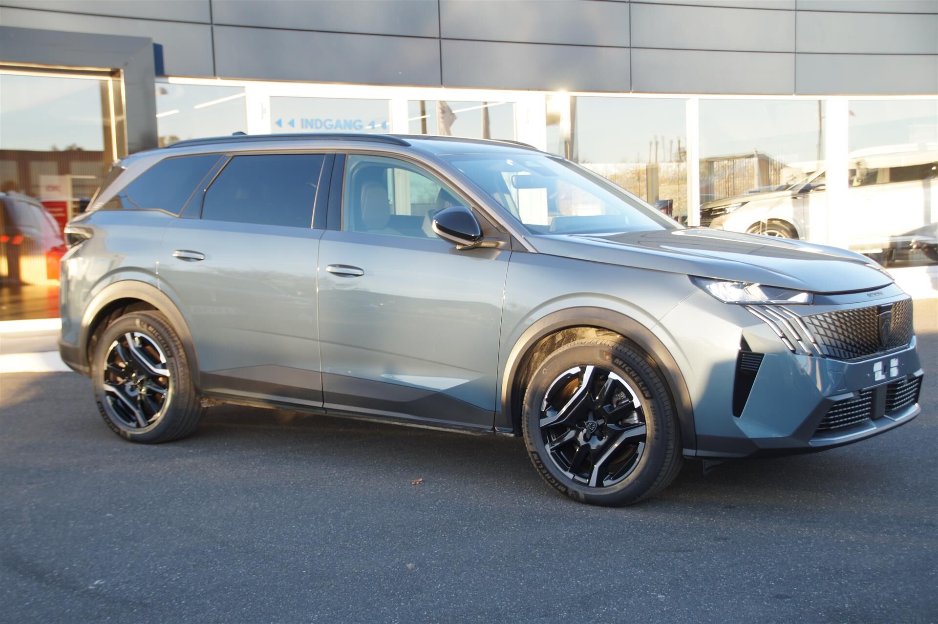 Billede af Peugeot e-5008 EL Allure 210HK 5d Aut.